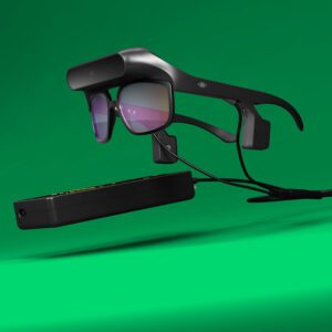 Detalle lateral de NIIRA con sistema de audio por conducción ósea y diseño ergonómico