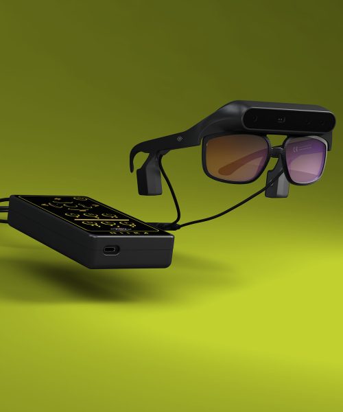 Virtual assistant NIIRA explaining the environment with artificial intelligence